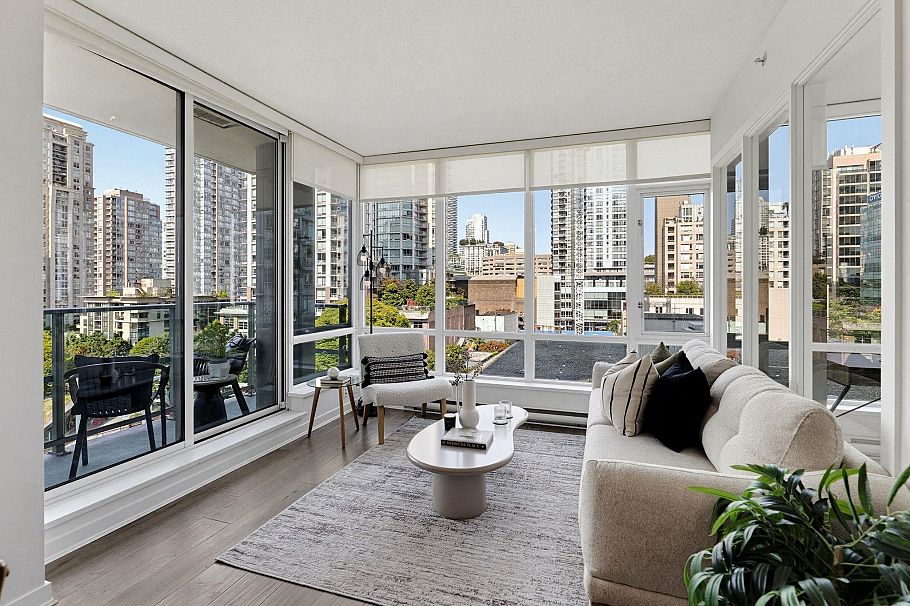 708 833 Homer Street Vancouver, BC - 2