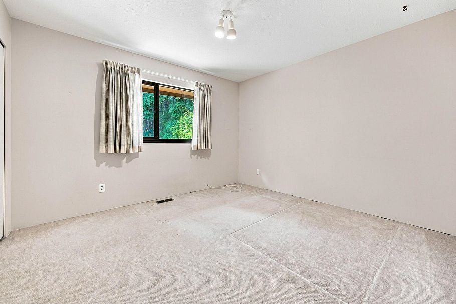 5519 Cliffridge Place North Vancouver, BC - 13