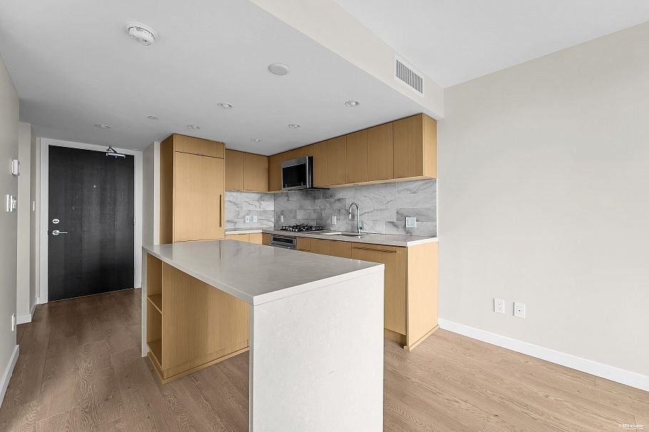 2405 8189 Cambie Street Vancouver, BC - 4