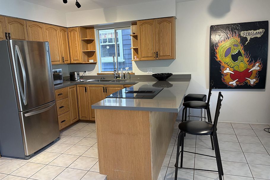 4227 W 14th Avenue Vancouver, BC - 6
