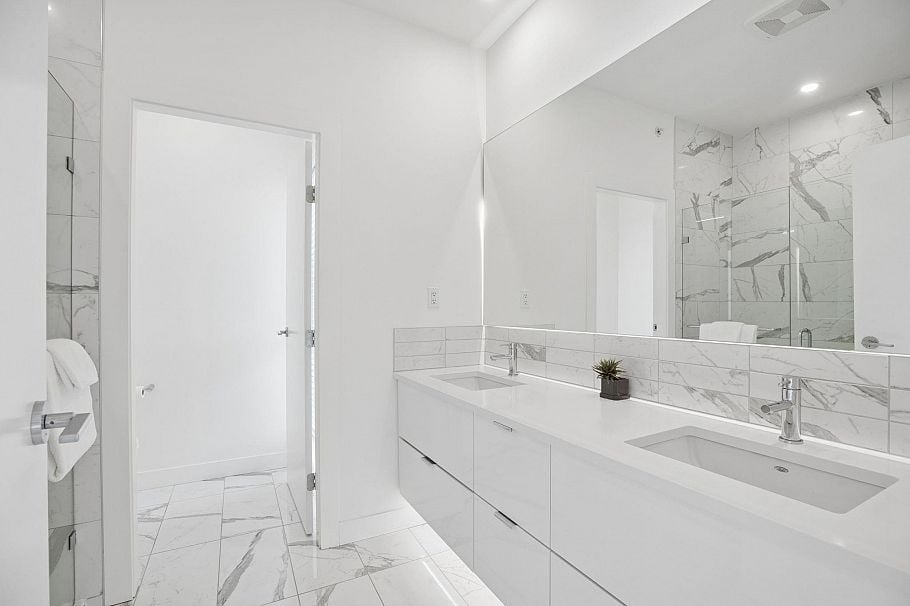 16 3596 Salal Drive North Vancouver, BC - 24