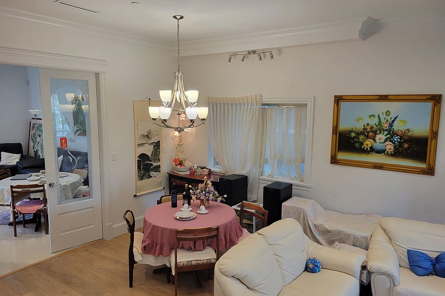 2962 Kitchener Street Vancouver, BC - 8