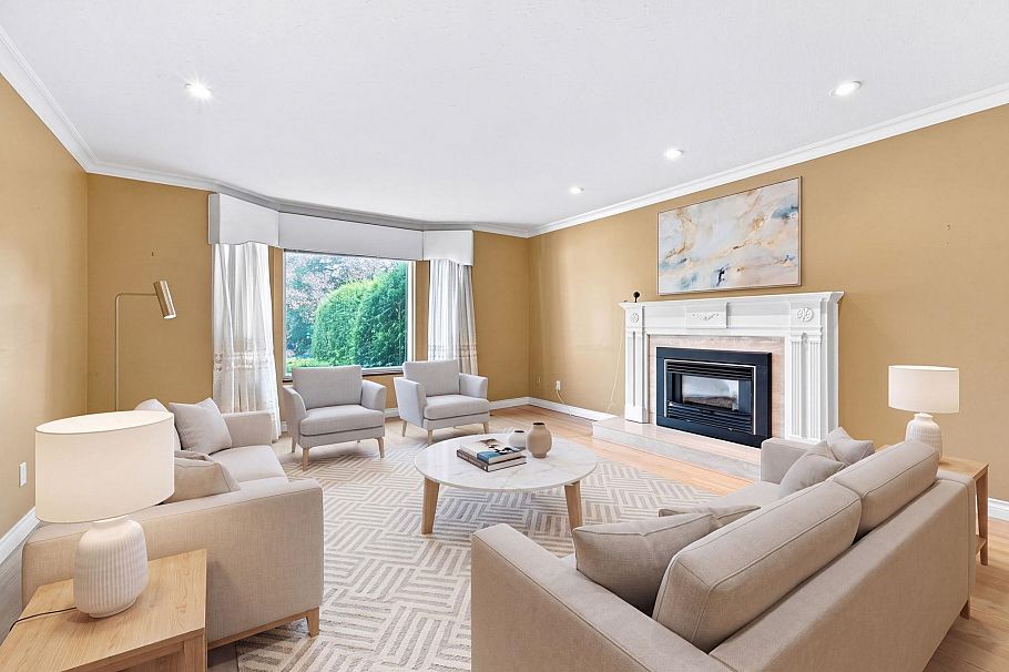 5519 Cliffridge Place North Vancouver, BC - 2