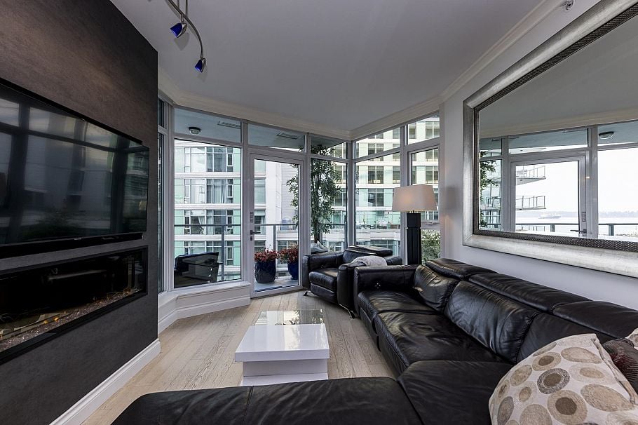 303 199 Victory Ship Way North Vancouver, BC - 8