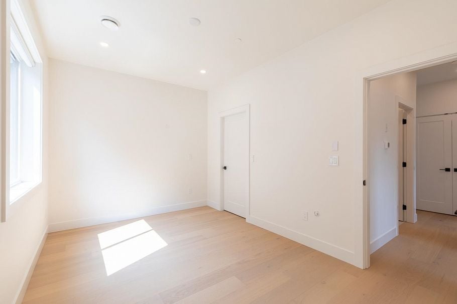 3 3615 Turner Street Vancouver, BC - 21