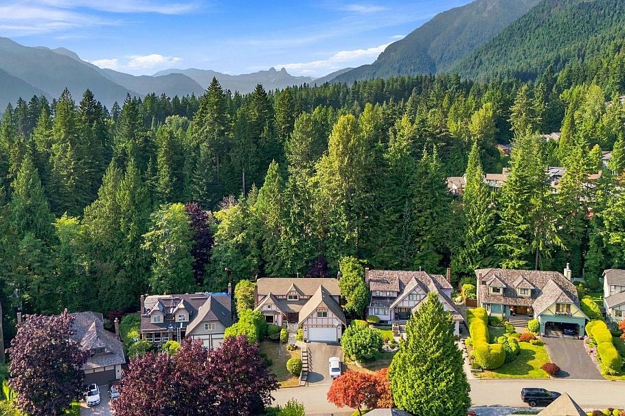 5519 Cliffridge Place North Vancouver, BC - 26