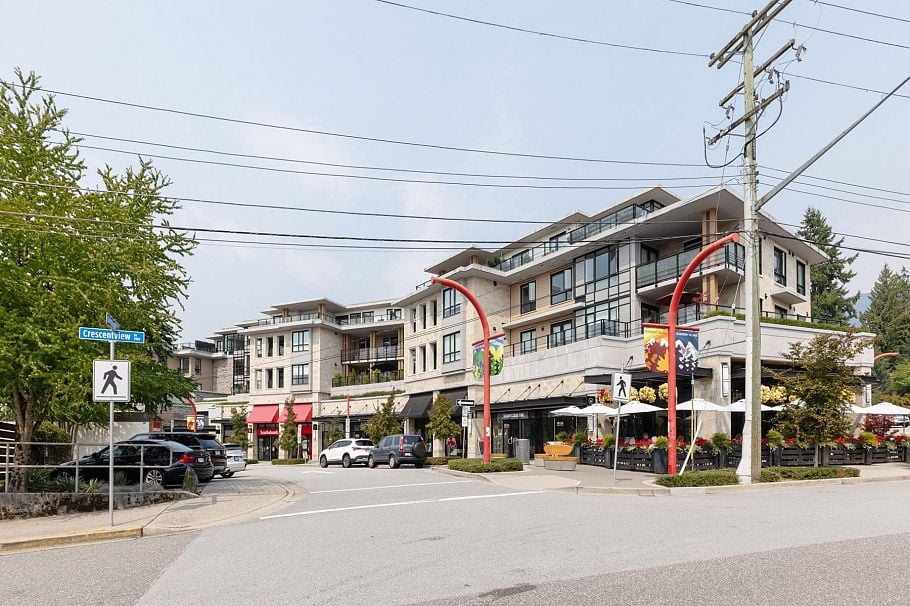 402 3220 Connaught Crescent North Vancouver, BC - 35