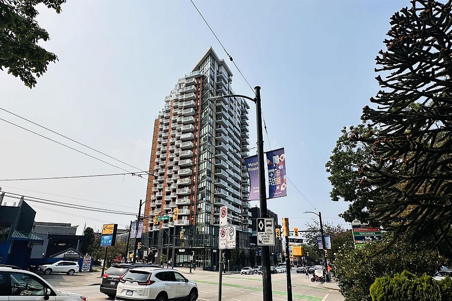 1806 285 E 10th Avenue Vancouver, BC - 3
