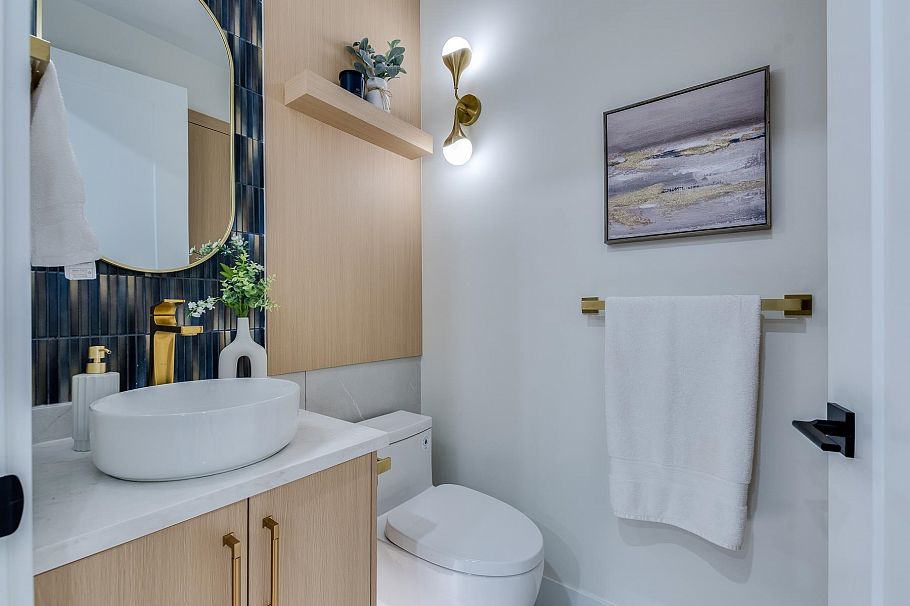 1 5459 Rhodes Street Vancouver, BC - 11