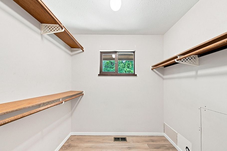 5519 Cliffridge Place North Vancouver, BC - 12