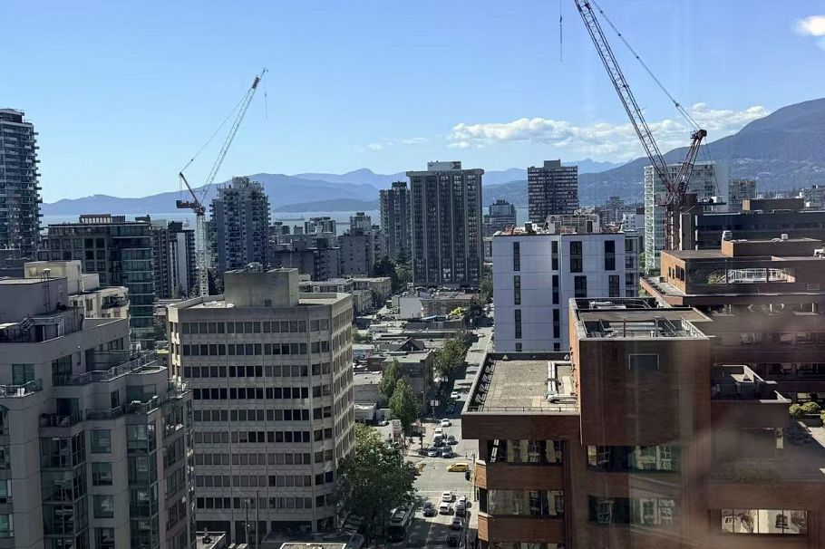 2501 1188 Howe Street Vancouver, BC - 1