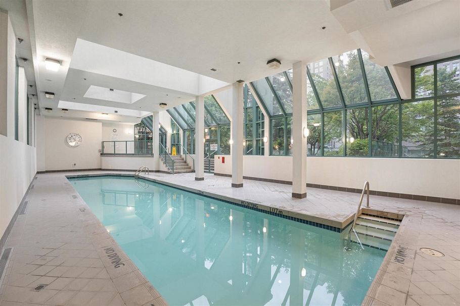 304 939 Homer Street Vancouver, BC - 11