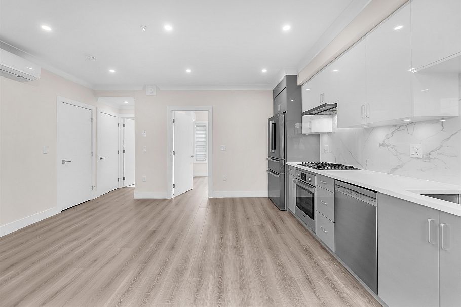 8327 French Street Vancouver, BC - 9