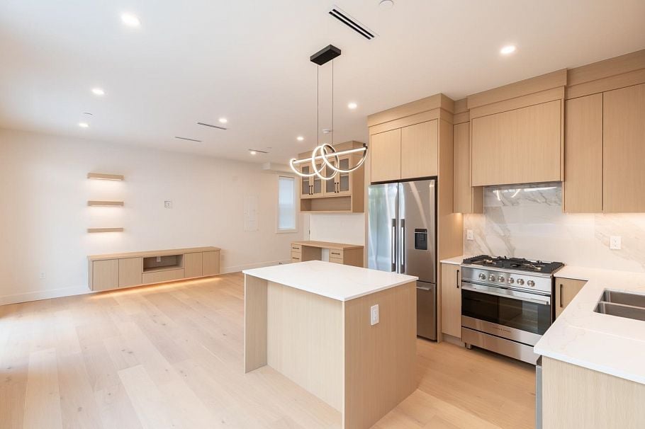 2 3615 Turner Street Vancouver, BC - 8