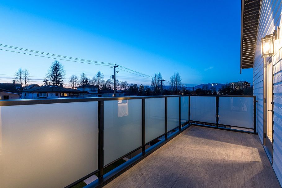 1 5459 Rhodes Street Vancouver, BC - 27