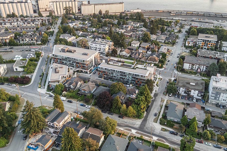 454 422 E 3rd Street North Vancouver, BC - 26