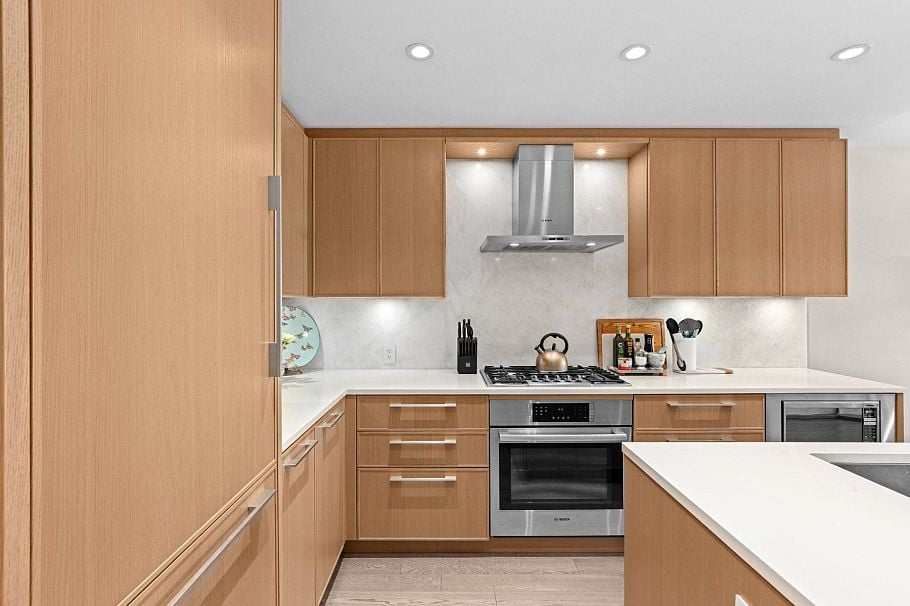 402 3220 Connaught Crescent North Vancouver, BC - 4
