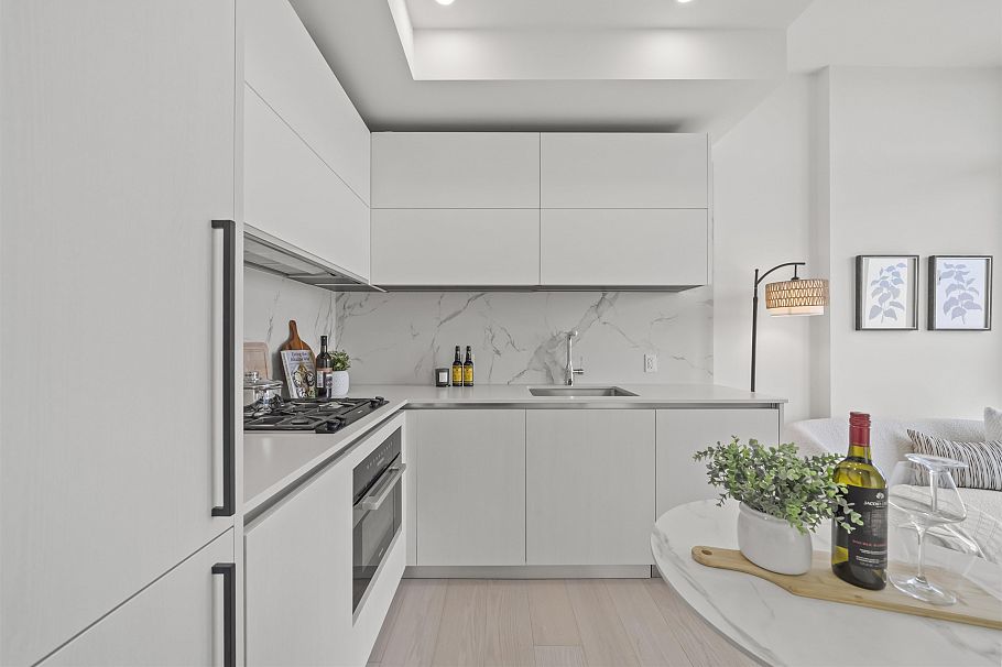 1004 8415 Granville Street Vancouver, BC - 7