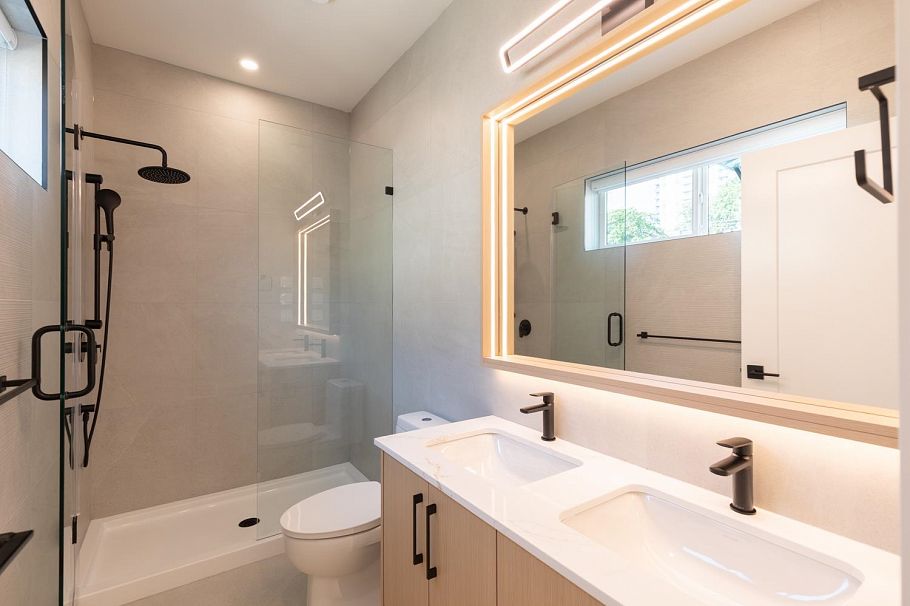 2 3615 Turner Street Vancouver, BC - 20