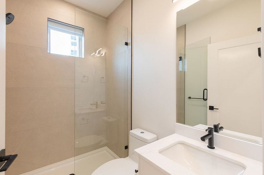 2 3615 Turner Street Vancouver, BC - 21