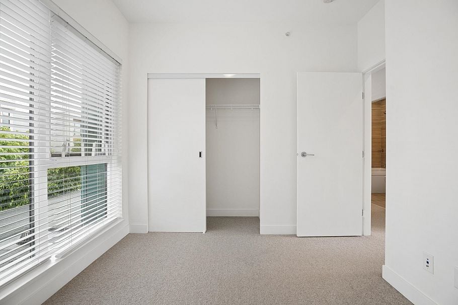 16 3596 Salal Drive North Vancouver, BC - 30