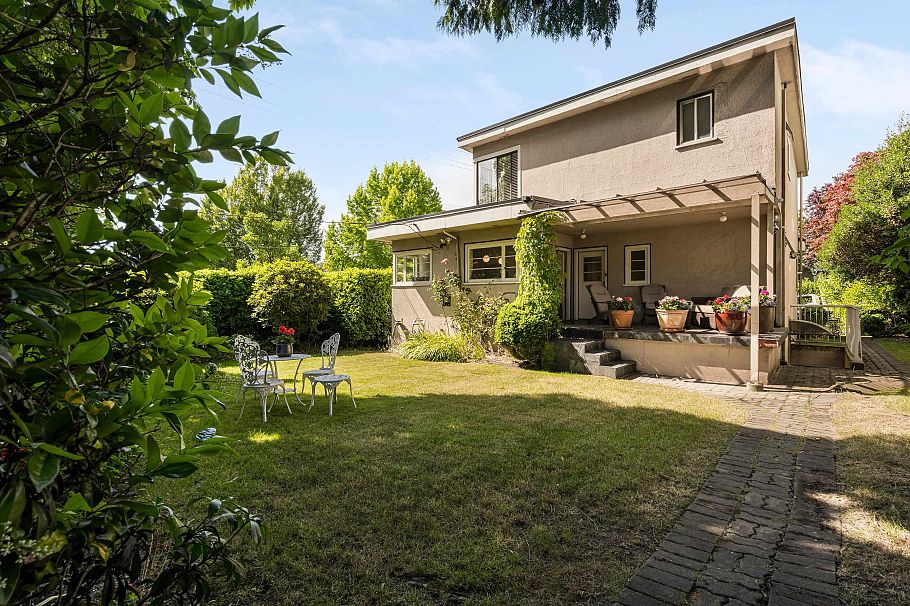 696 W 27th Avenue Vancouver, BC - 7