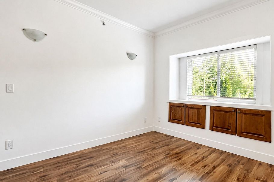 2388 E 5th Avenue Vancouver, BC - 11