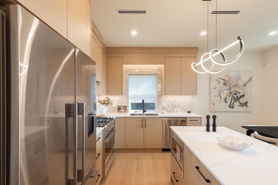 1 3615 Turner Street Vancouver, BC - 10