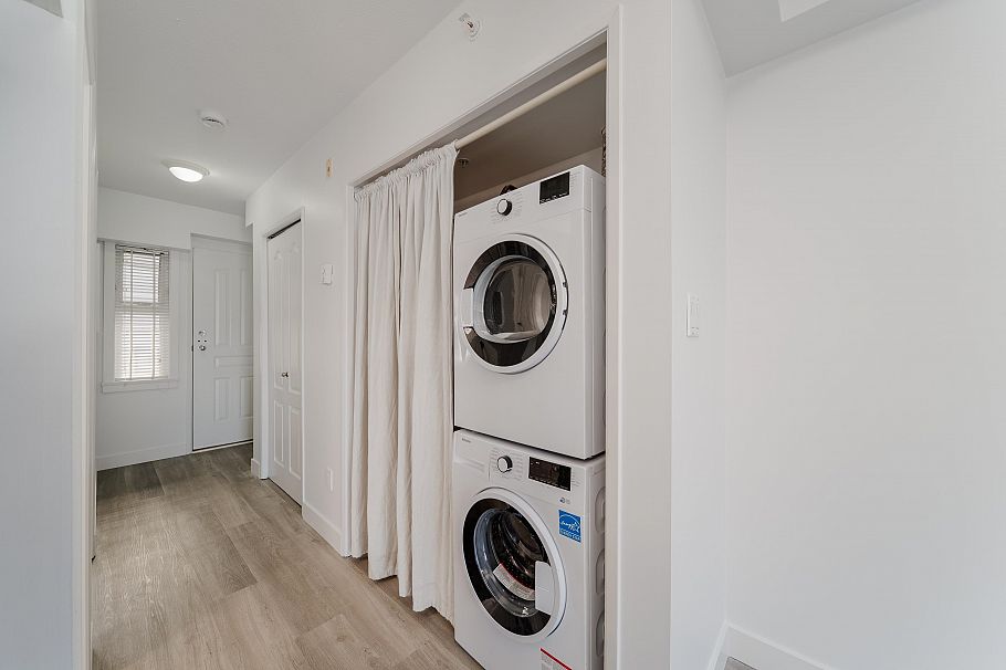 302 3788 W 10th Avenue Vancouver, BC - 22