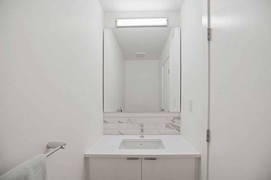 16 3596 Salal Drive North Vancouver, BC - 21