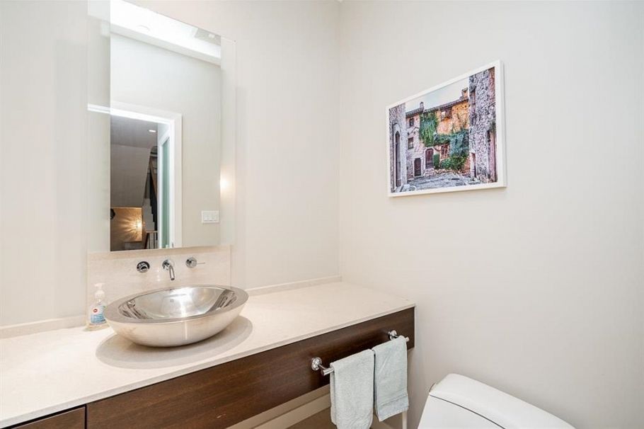 1163 W Cordova Street Vancouver, BC - 14