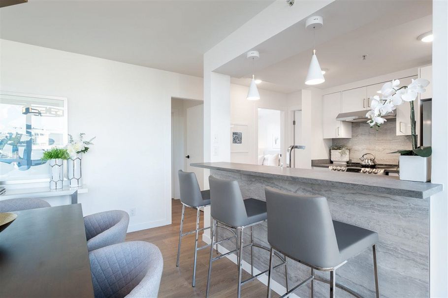 605 1228 Marinaside Crescent Vancouver, BC - 12