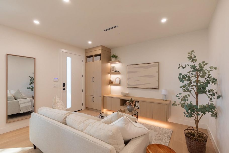 1 3615 Turner Street Vancouver, BC - 5