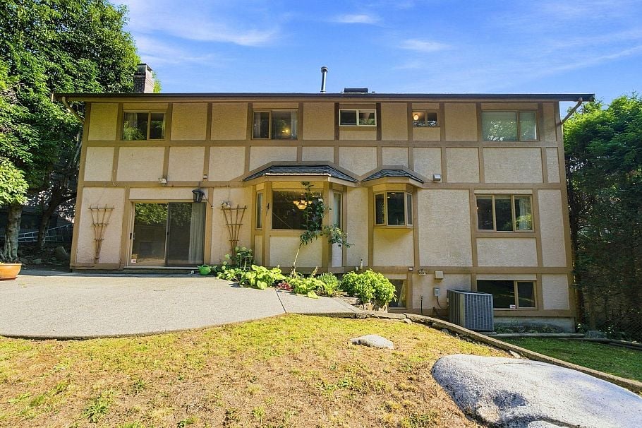 5519 Cliffridge Place North Vancouver, BC - 24