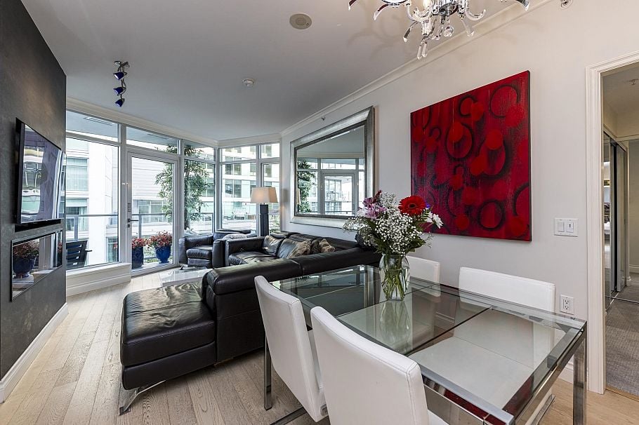 303 199 Victory Ship Way North Vancouver, BC - 9