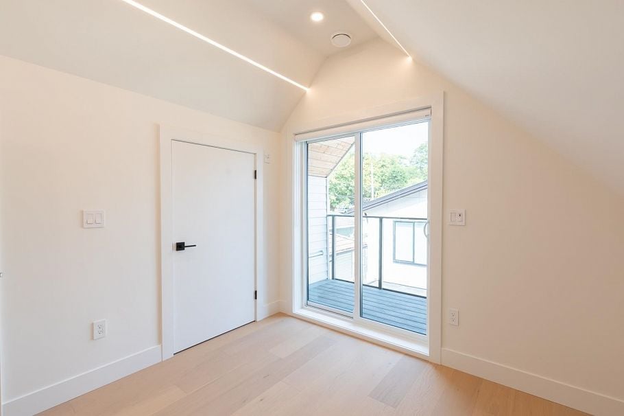 2 3615 Turner Street Vancouver, BC - 24