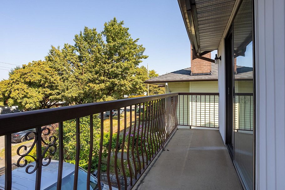 5618 Lancaster Street Vancouver, BC - 21