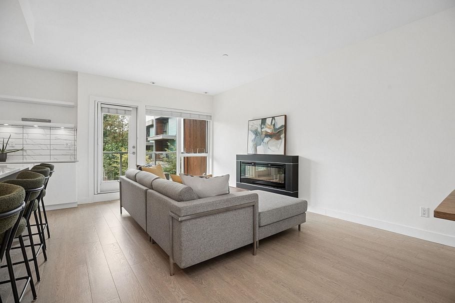 16 3596 Salal Drive North Vancouver, BC - 20