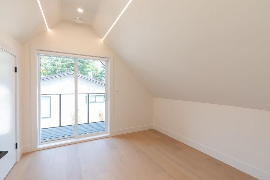 2 3615 Turner Street Vancouver, BC - 23