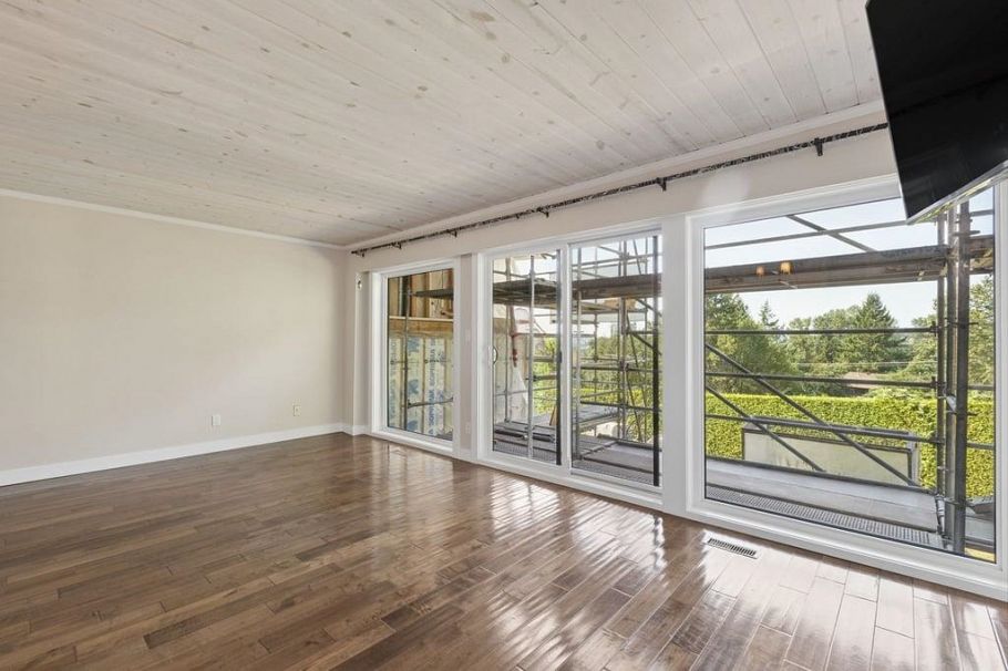 1056 LILLOOET ROAD, North Vancouver BC V7J 2H8 North Vancouver, BC - 1