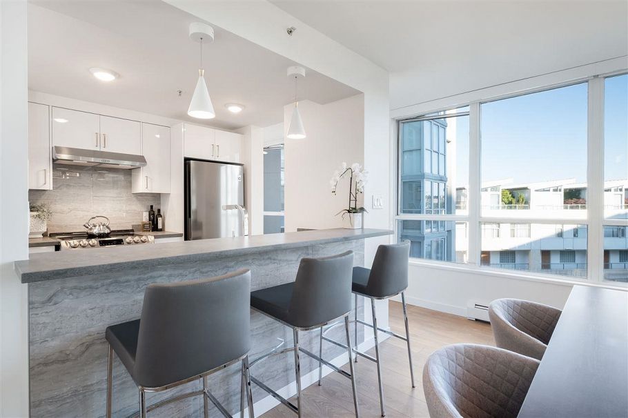 605 1228 Marinaside Crescent Vancouver, BC - 10