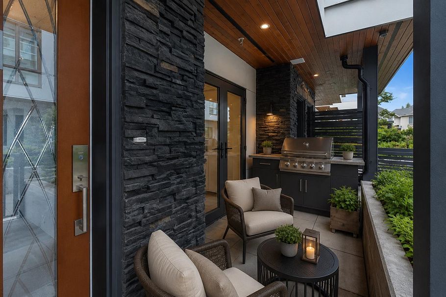8327 French Street Vancouver, BC - 2