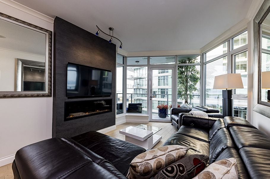 303 199 Victory Ship Way North Vancouver, BC - 6
