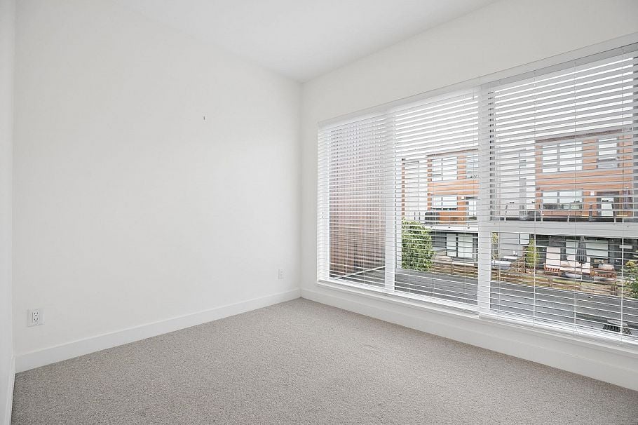 16 3596 Salal Drive North Vancouver, BC - 29