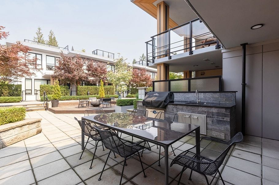 402 3220 Connaught Crescent North Vancouver, BC - 29