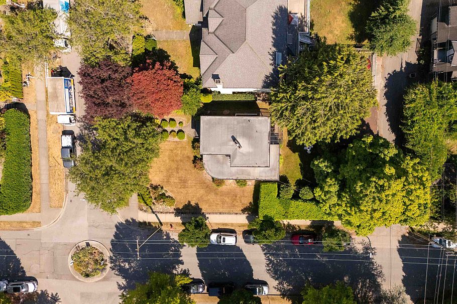 696 W 27th Avenue Vancouver, BC - 9
