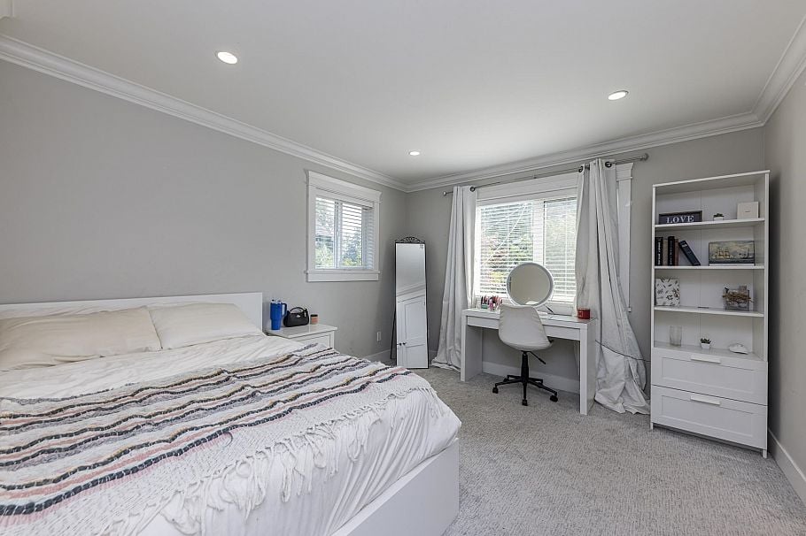 842 W 20th Street North Vancouver, BC - 16