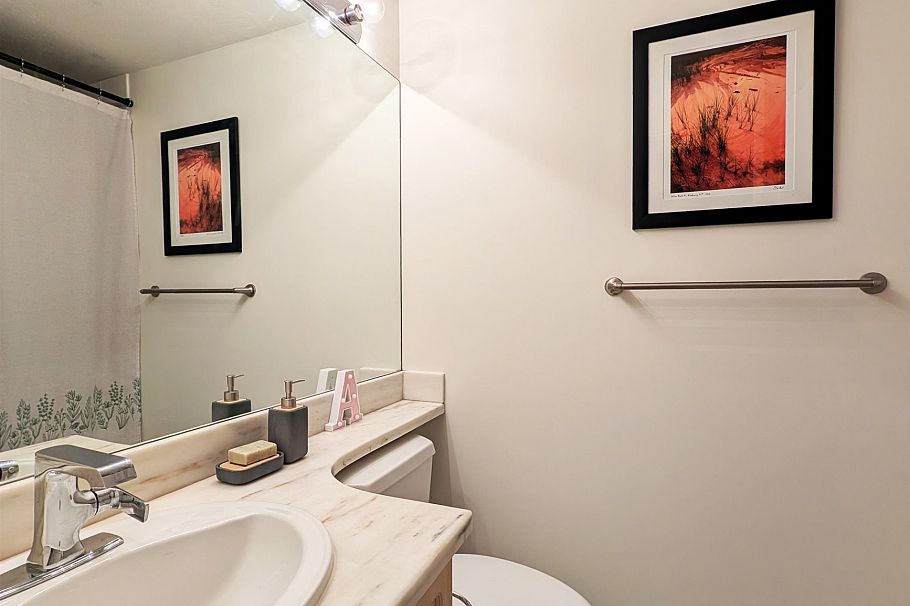 422 3629 Deercrest Drive North Vancouver, BC - 13