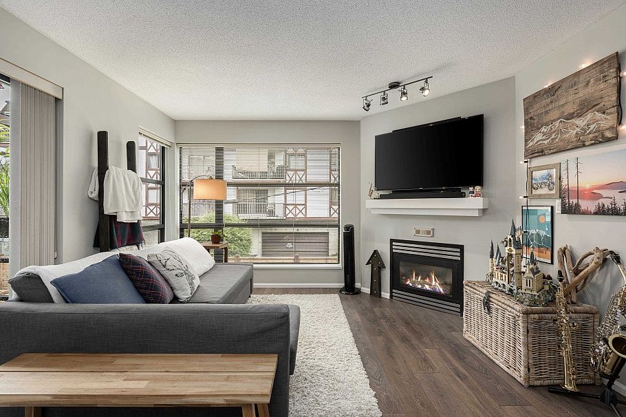 305 124 W 3rd Street North Vancouver, BC - 2