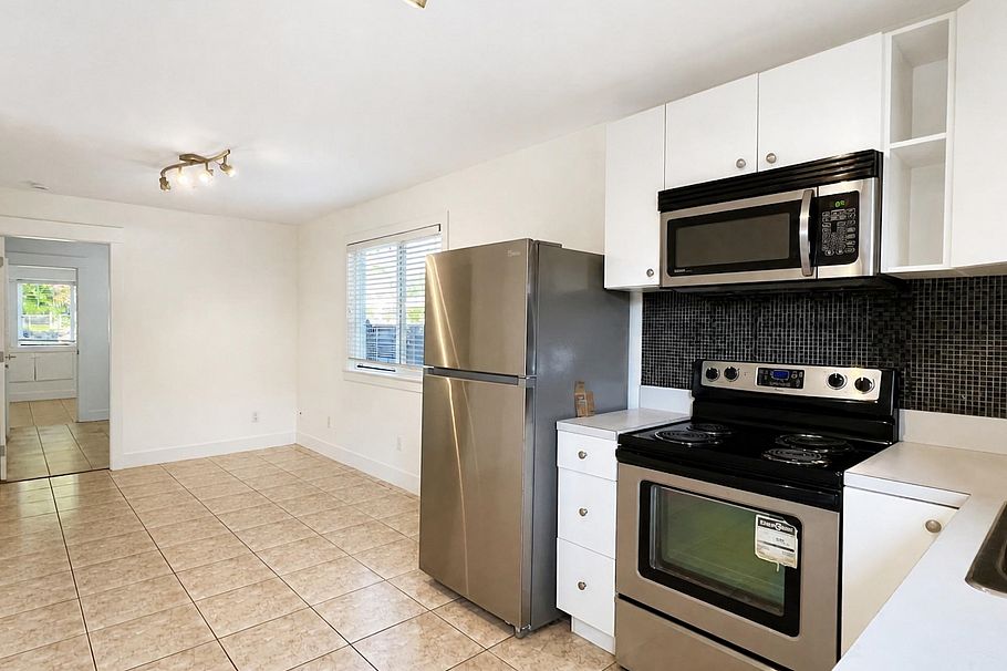 2388 E 5th Avenue Vancouver, BC - 19